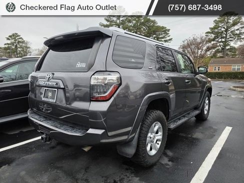 Used 2017 Toyota 4Runner SR5 image 6