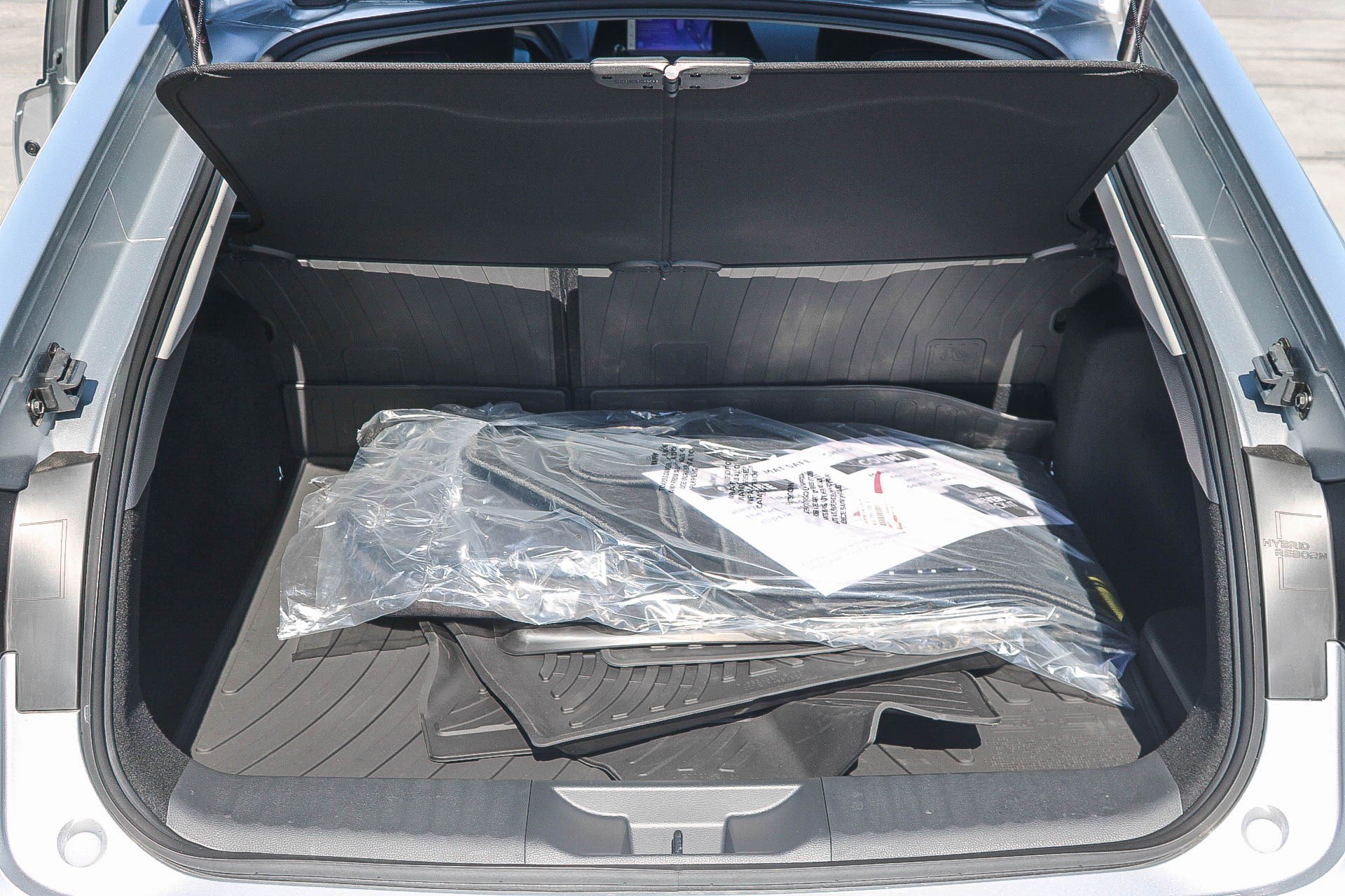 New 2027 Toyota Prius Plug-In Hybrid FWD image 13
