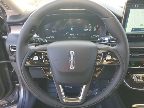 New 2026 Lincoln Corsair Premiere image 16