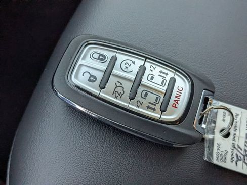 New 2026 Chrysler Pacifica Select FWD image 27