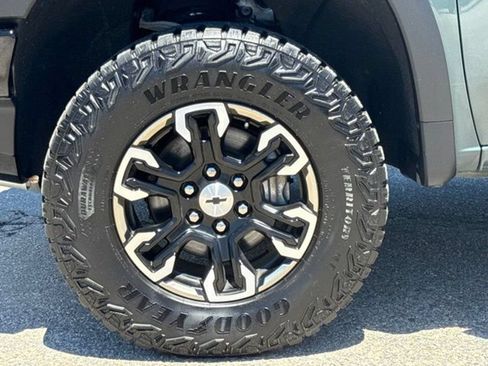 Certified 2025 Chevrolet Silverado 1500 ZR2 AWD/4WD image 10