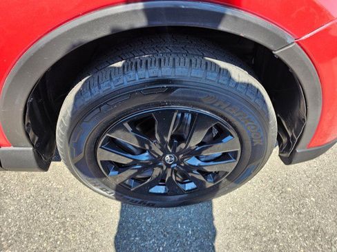 Used 2016 Toyota RAV4 LE image 10