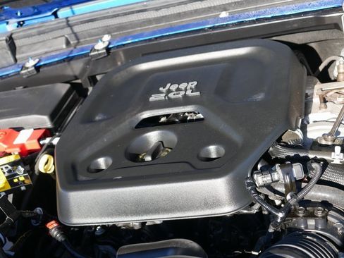 Used 2021 Jeep Wrangler Sport image 9