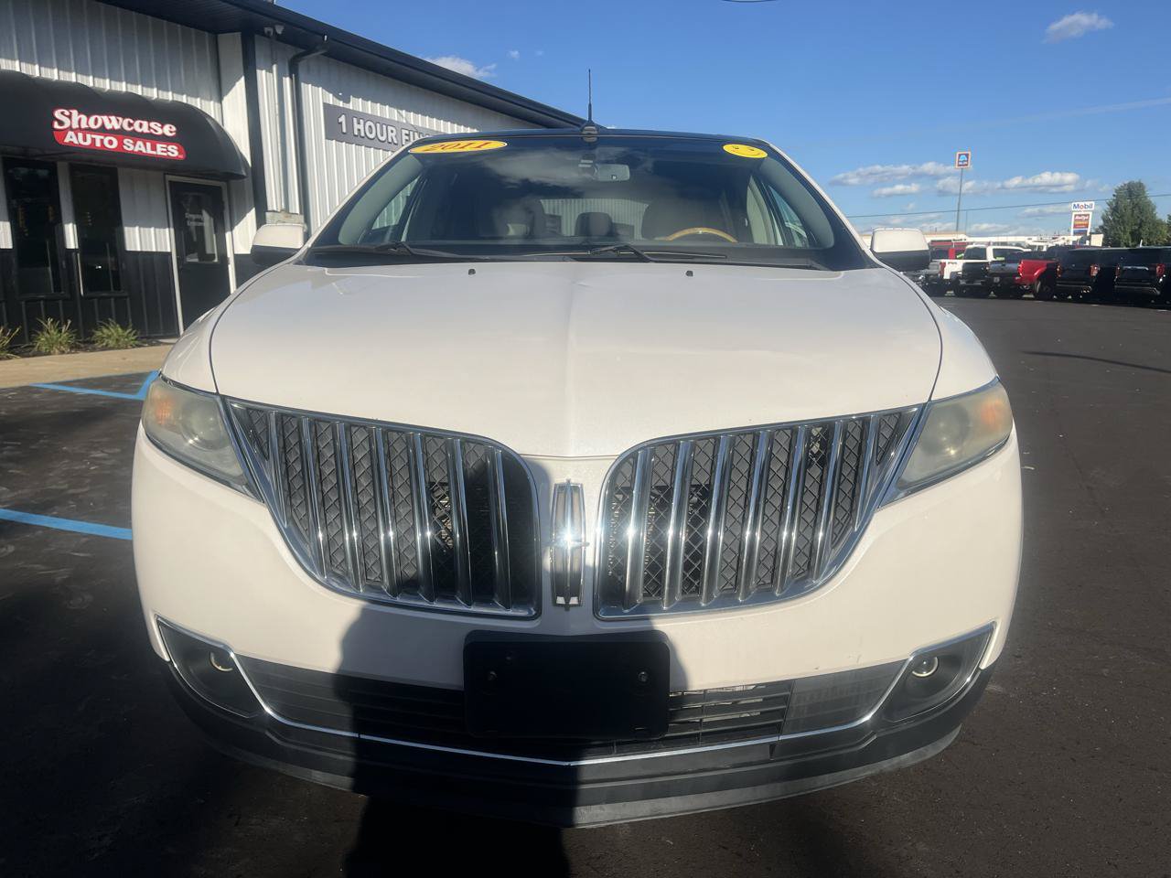 Used 2011 Lincoln MKX AWD w/ Sight & Sound Pkg image 2