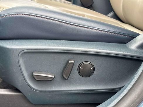 Certified 2025 Ford Maverick Lariat w/ 4K Tow Package image 38