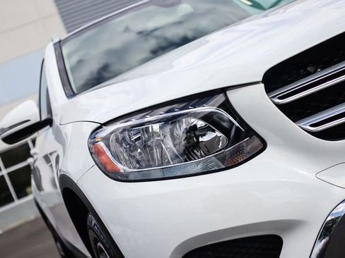 Used 2017 Mercedes-Benz GLC 300 4MATIC image 9