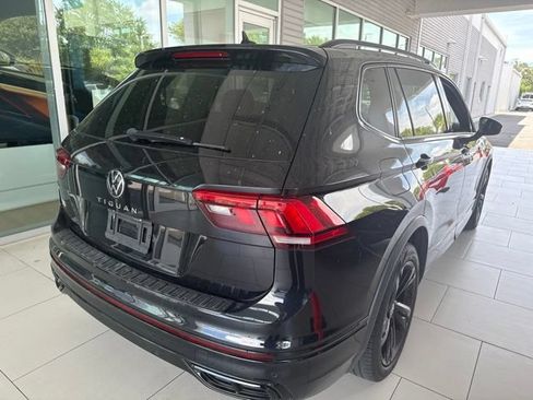 Used 2023 Volkswagen Tiguan SE R-Line FWD image 9