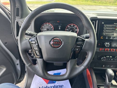 Used 2025 Nissan Frontier PRO-4X AWD/4WD image 19