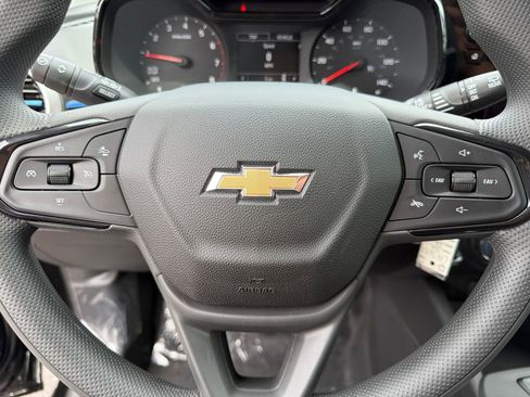 New 2026 Chevrolet Trax LS w/ LS Convenience Package FWD image 18