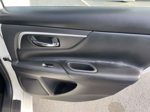 Used 2018 Nissan Altima 2.5 SR FWD image 37