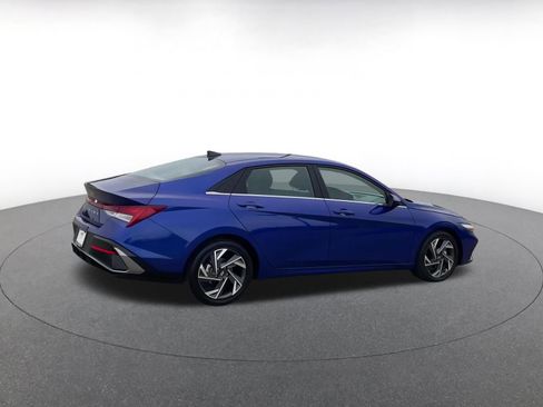 Used 2025 Hyundai Elantra SEL image 15