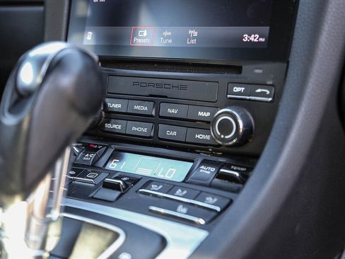 Used 2019 Porsche 718 Boxster image 25