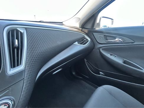 Used 2025 Chevrolet Malibu LT FWD image 38