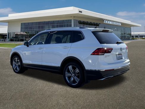 Used 2018 Volkswagen Tiguan SEL Premium w/ 3rd Row Seat Package image 8