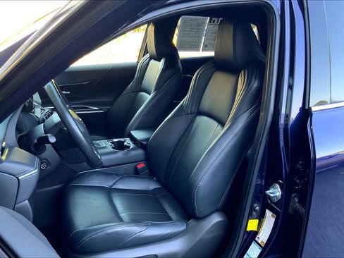 Used 2021 Toyota Venza XLE w/ Softex Package AWD/4WD image 24