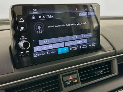 Used 2025 Honda Pilot Touring image 19