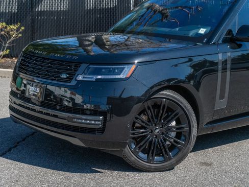 Used 2023 Land Rover Range Rover Long Wheelbase SE AWD/4WD image 8