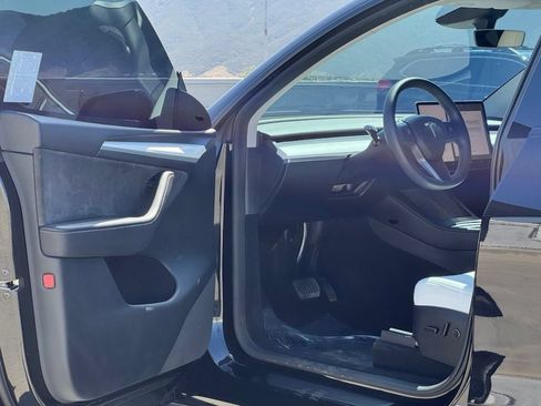 Used 2023 Tesla Model Y Long Range AWD/4WD image 7