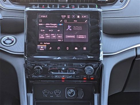 New 2025 Jeep Grand Cherokee Laredo X w/ Luxury Tech Group I image 14