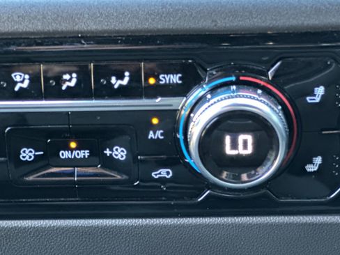 Used 2023 GMC Sierra 1500 Elevation image 29