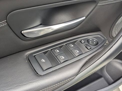 Used 2016 BMW M4 Convertible image 10