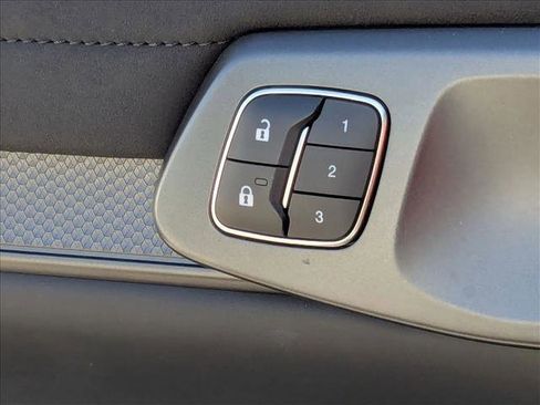 Used 2025 Ford Ranger Raptor image 13