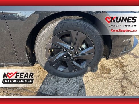 Used 2022 Hyundai Elantra SEL FWD image 14