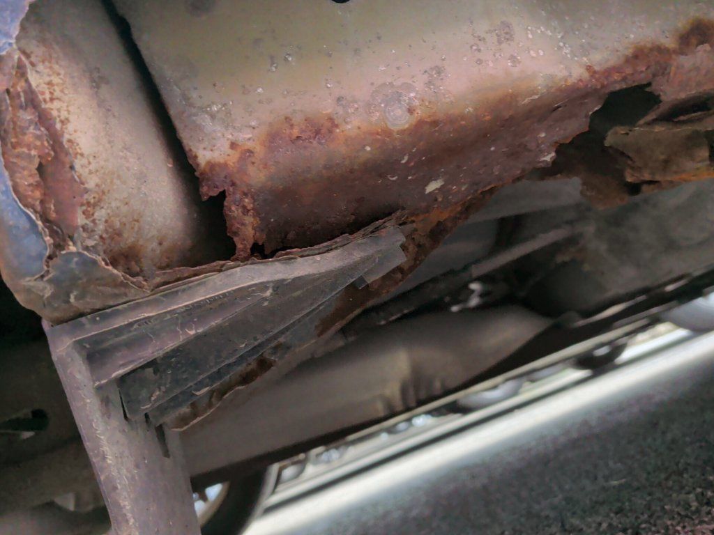 Used 2010 Ford Fusion SEL FWD image 24