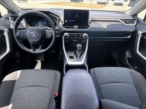 Used 2025 Toyota RAV4 XLE AWD/4WD image 21