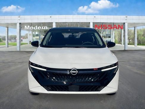 New 2027 Nissan Sentra SR w/ Floor Mat Package FWD image 8