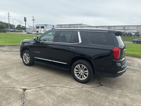 Used 2023 GMC Yukon SLT AWD/4WD image 12