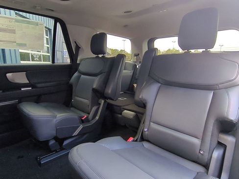 New 2026 Ford Expedition Active image 25