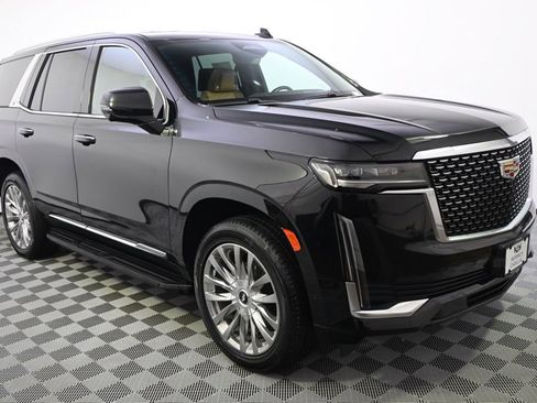 Certified 2021 Cadillac Escalade Premium Luxury AWD/4WD image 8