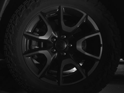 Used 2025 Jeep Compass Trailhawk image 12