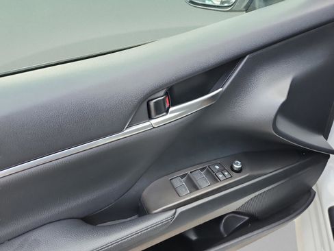 Used 2024 Toyota Camry XLE image 18