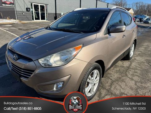 Used 2013 Hyundai Tucson GLS image 1