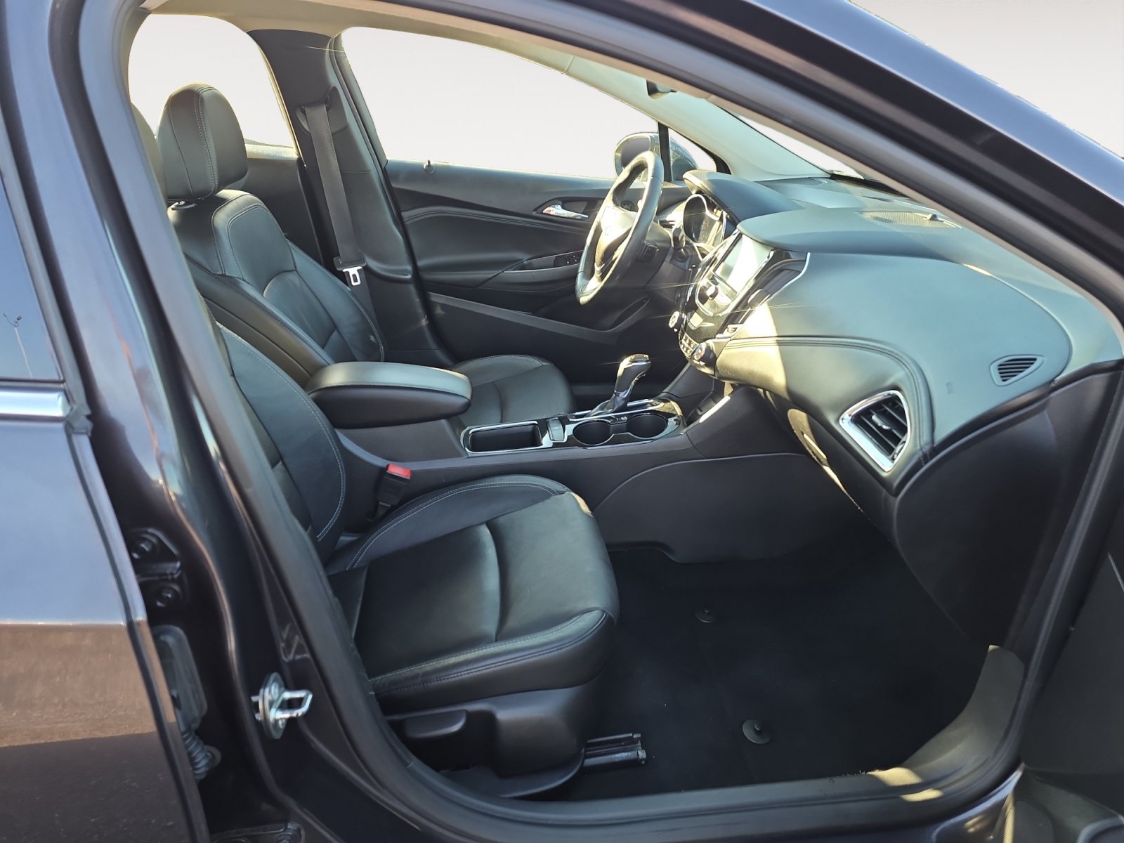 Used 2016 Chevrolet Cruze Premier FWD image 10