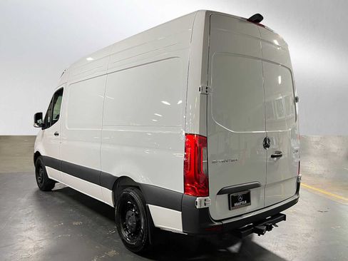 Used 2025 Mercedes-Benz Sprinter 2500 image 5