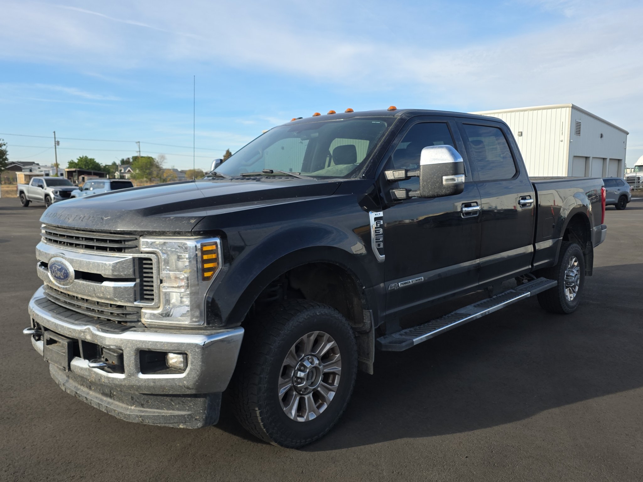Used 2018 Ford F350 XLT w/ XLT Premium Package AWD/4WD image 3
