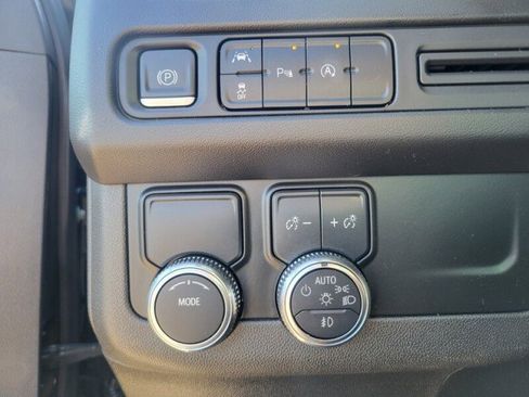 Used 2023 GMC Yukon XL SLT RWD image 17