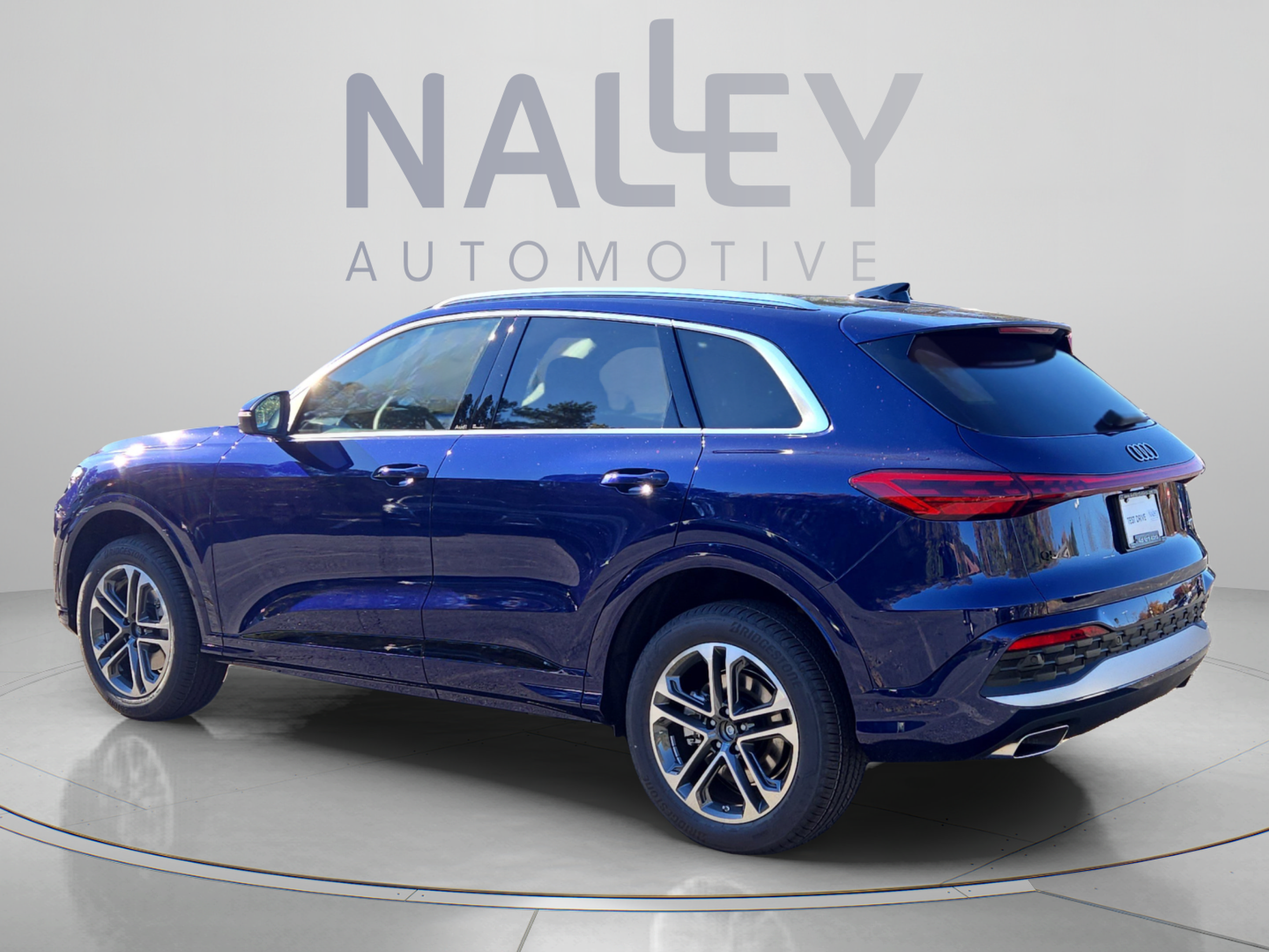 Used 2025 Audi Q5 Premium w/ Convenience Package AWD/4WD image 5