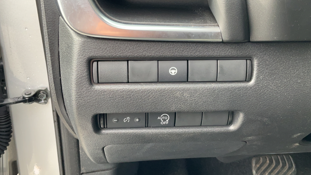 Used 2023 Nissan Rogue SV AWD/4WD image 29