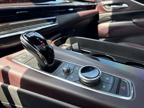 Used 2022 Cadillac Escalade Sport Platinum RWD image 30