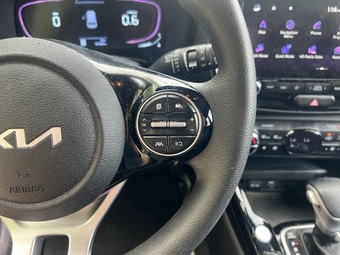 Used 2023 Kia Soul S FWD image 18