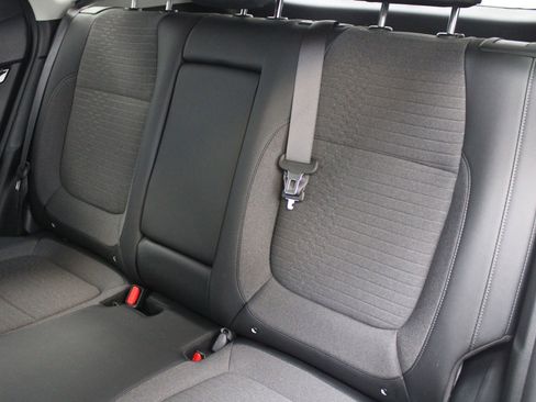 Used 2021 Kia Seltos S FWD image 19