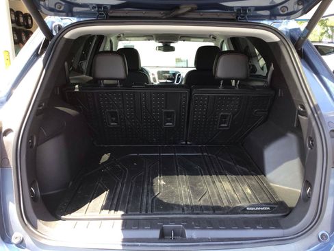 Used 2024 Chevrolet Equinox Premier w/ LPO, Floor Liner Package FWD image 4