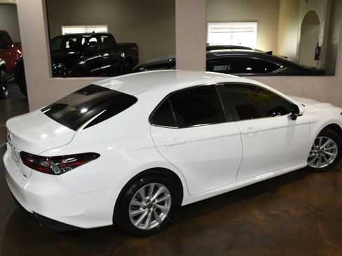 Used 2021 Toyota Camry LE image 79