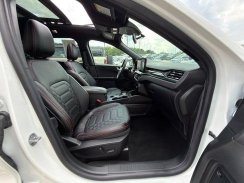 Used 2024 Ford Escape ST-Line Elite w/ Premium Technology Package AWD/4WD image 10
