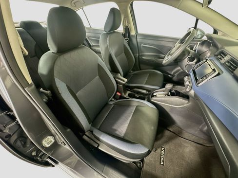 Used 2025 Nissan Versa SV FWD image 30