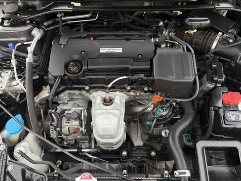 Used 2017 Honda Accord EX image 31